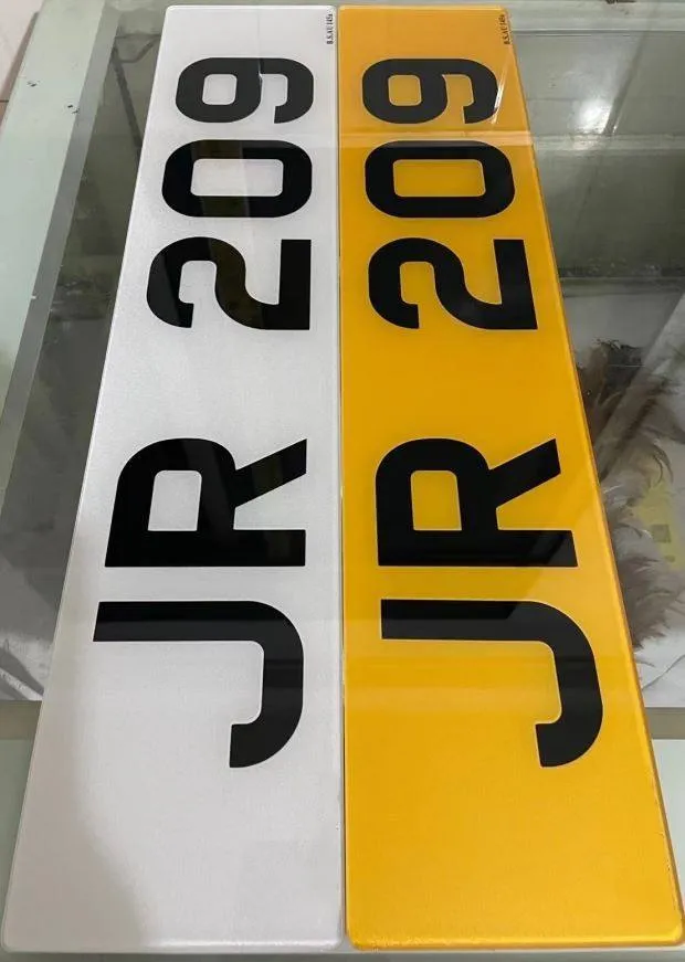 英国の空白のアクリル 3D 反射車のナンバー プレート