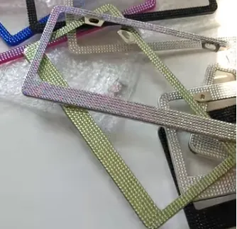 カラフルなダイヤモンドラインストーン付きカープレートフレーム